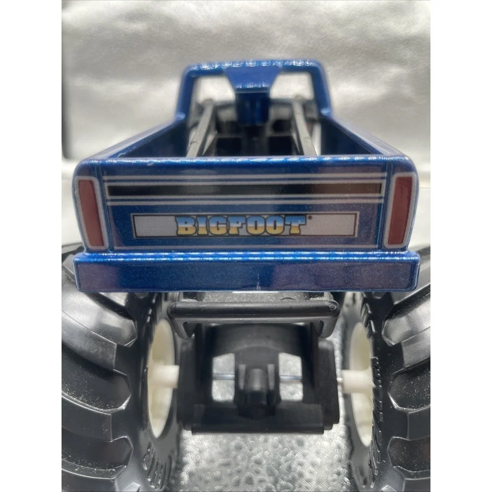 Hot Wheels BIG FOOT Monster Jam Oversized Truck Big Foot Die Cast Metal